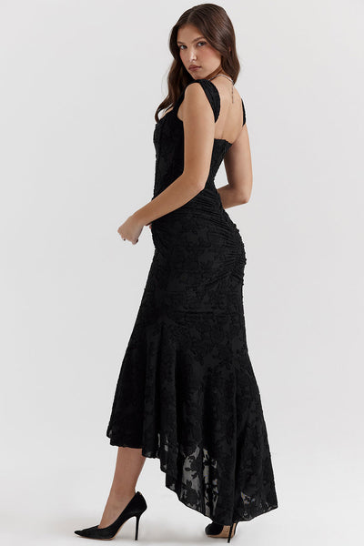 Zoey – Elegant Dress with Defined Waist