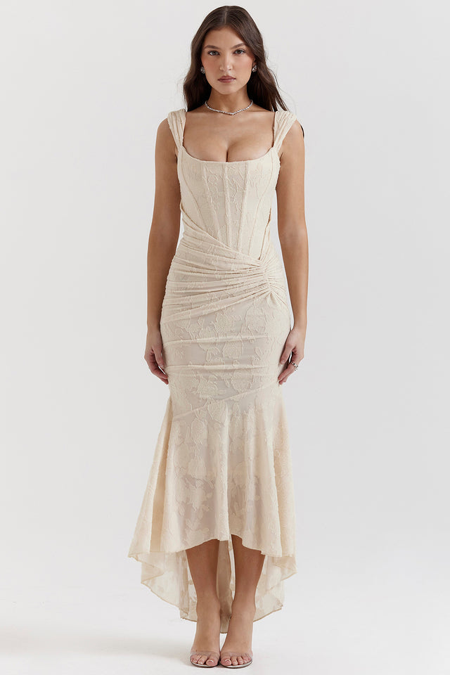 Zoey – Elegant Dress with Defined Waist